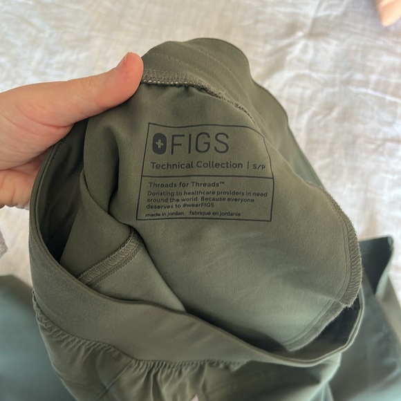 NWOT Figs Kade Moss Pants - Picture 4 of 5